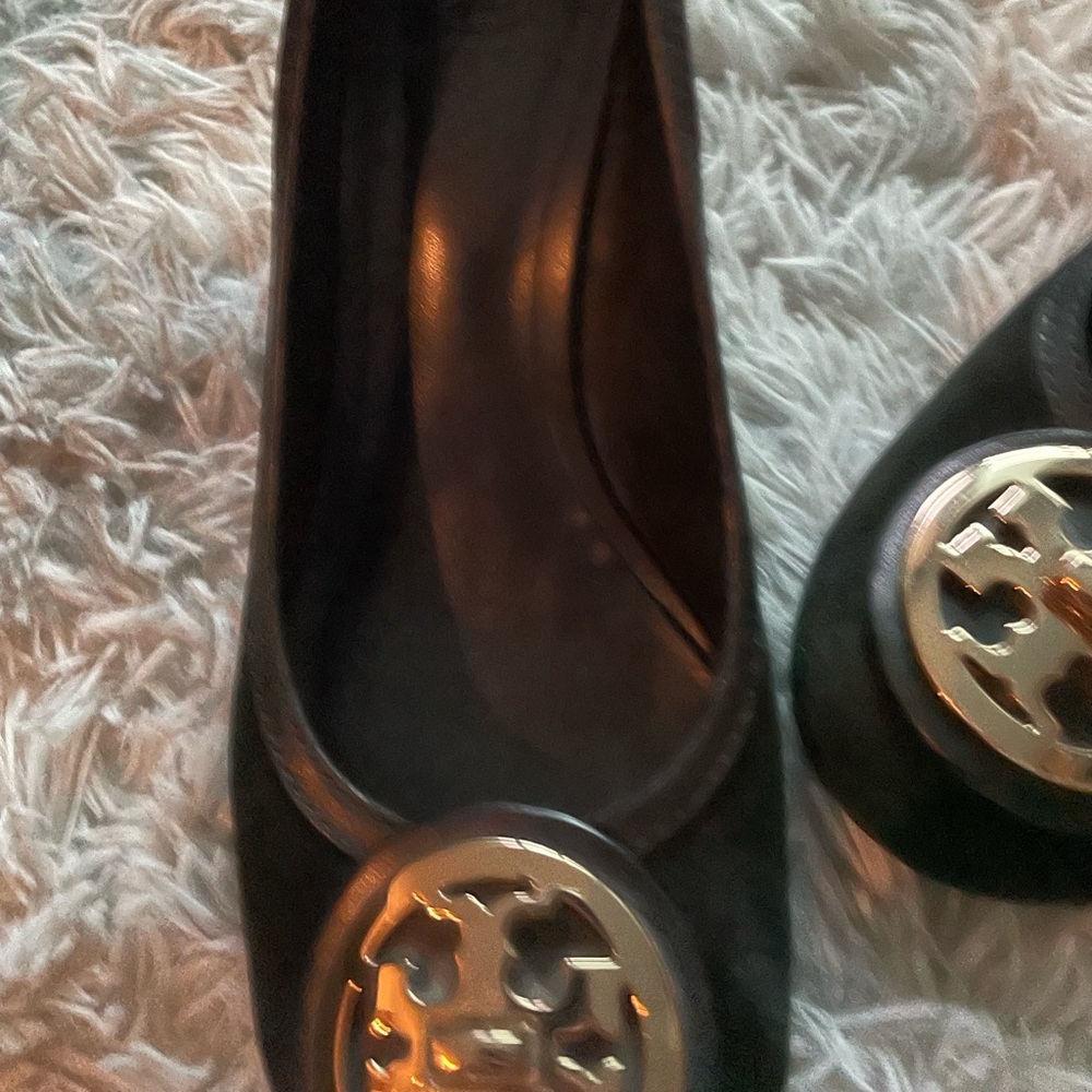 Suede Tory Burch heels, size 9M. - Picture 2 of 9